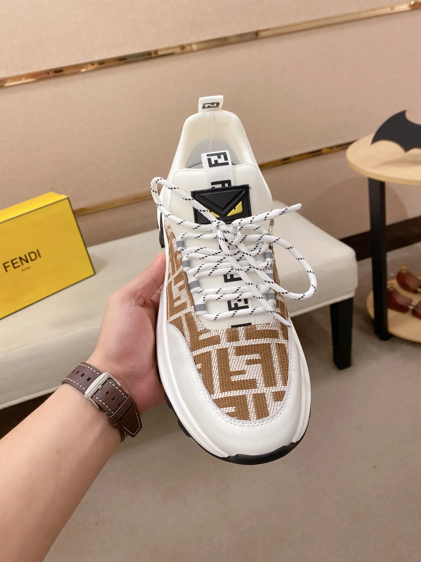 Men's shoes 💰 462💰 (fendi) New style 👊🏻 upper 🇮🇹 imported cowhide fabric 🇩🇪 lining imported sheepskin lining. The original outsole is molded to highlight the identity of every man, and the upper foot is elegant and stable🚶🏻🚶🏻The high-end custom counters reproduce the original version📯No matter the wind or rain, the shoe last remains unchanged and can withstand the verification of time🔍️,🔵 Size: 38-44